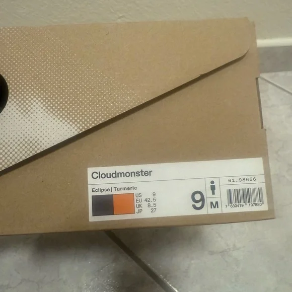 On Running Cloudmonster 9 men/10.5 women/ worn 3 times - Picture 6 of 6